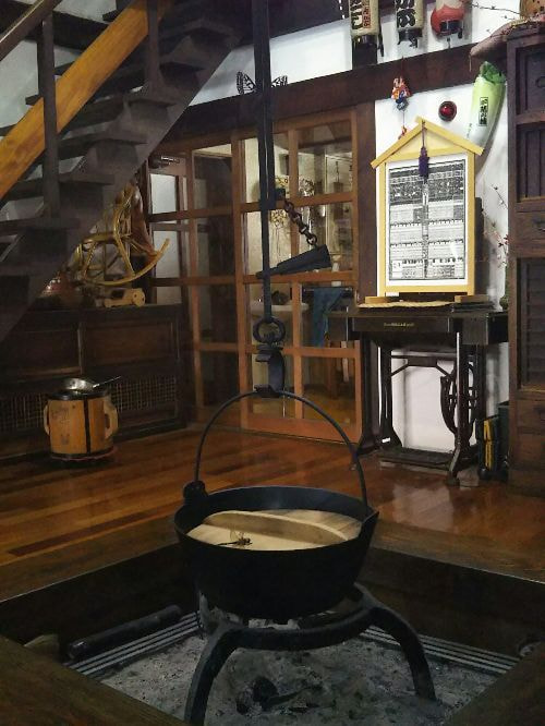 民宿赤かぶの囲炉裏です