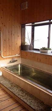 総檜張りの浴室