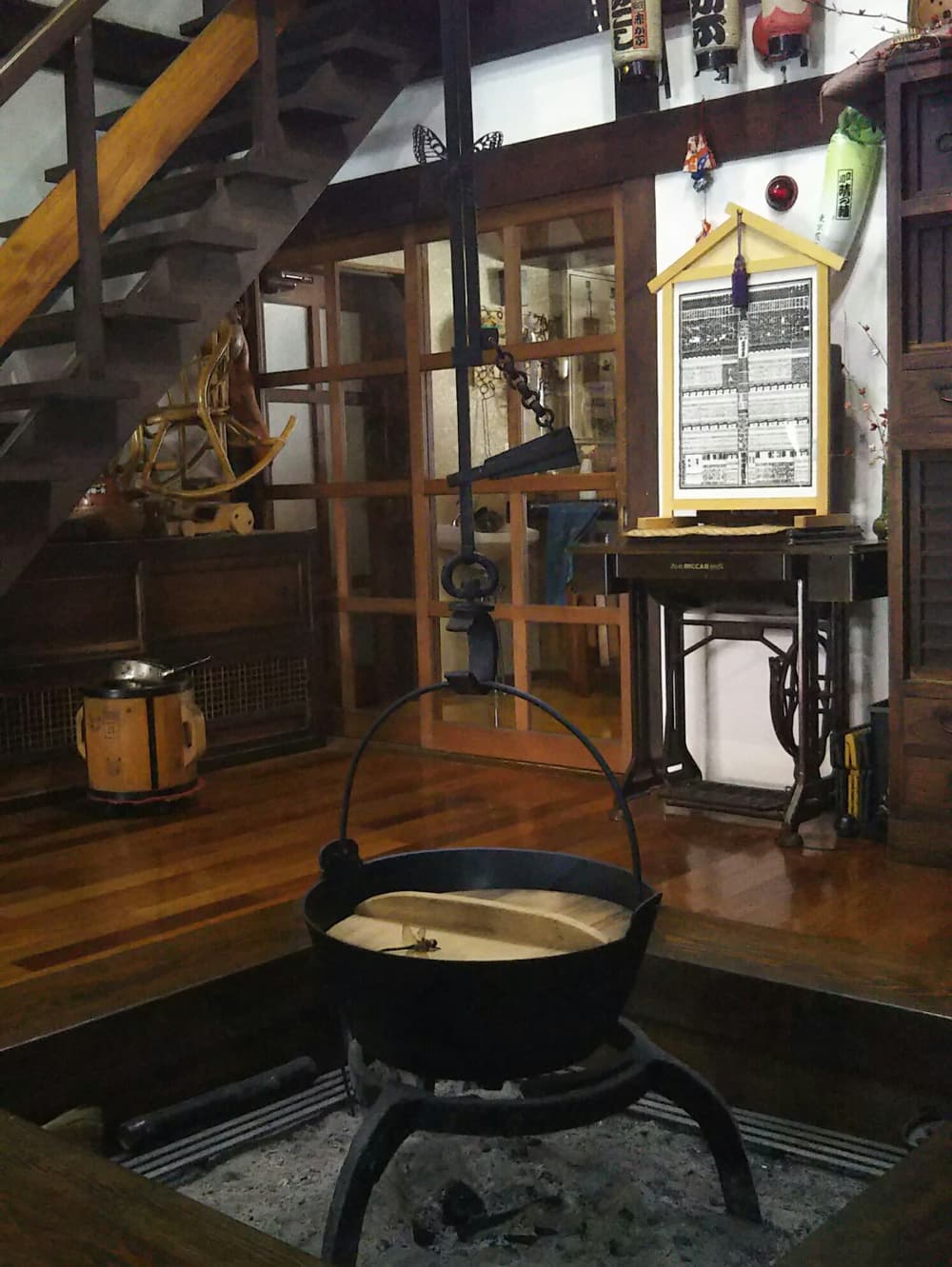 民宿赤かぶの囲炉裏です